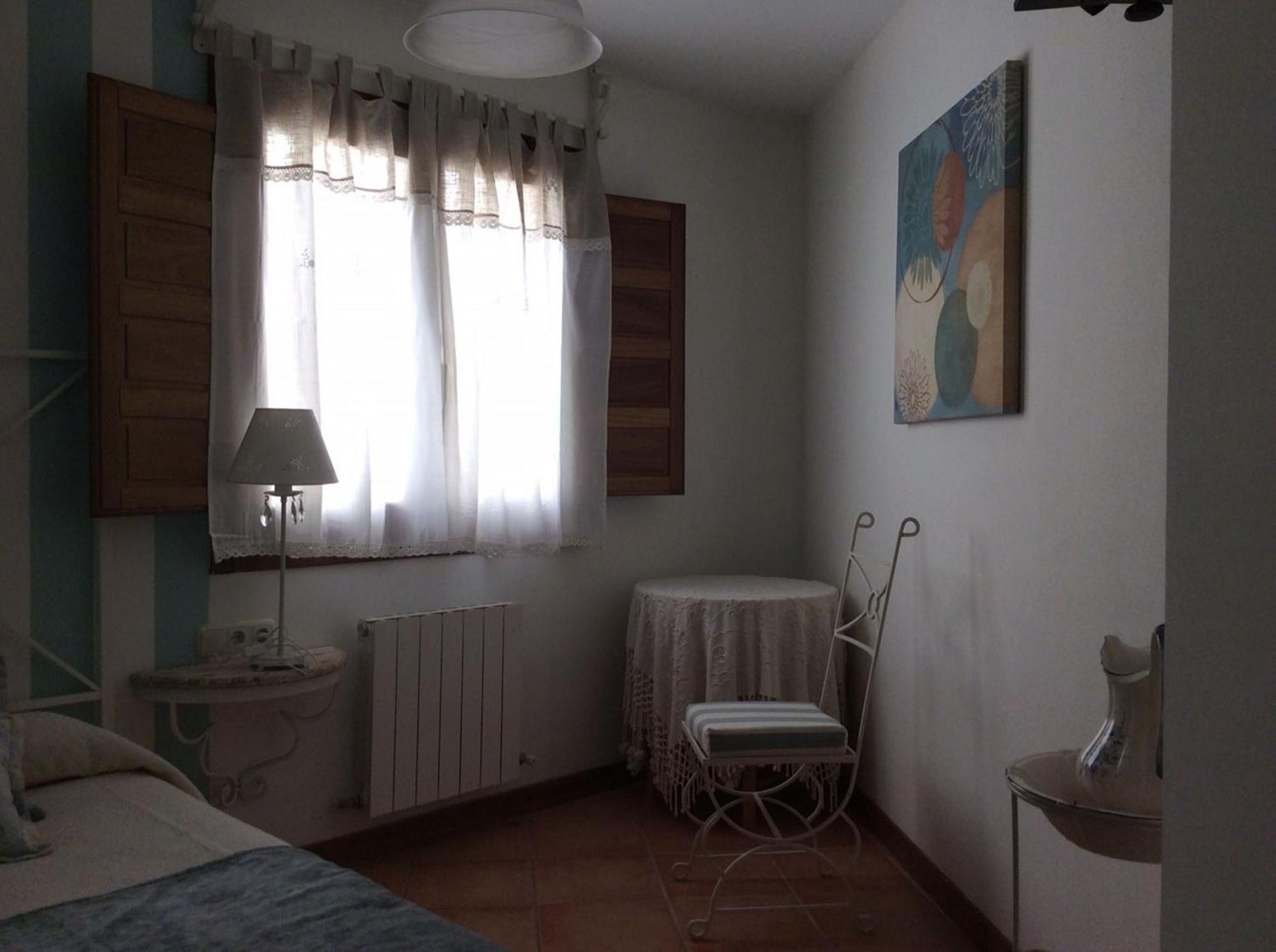 Hotel Rural Los Roturos Maestu Szoba fotó